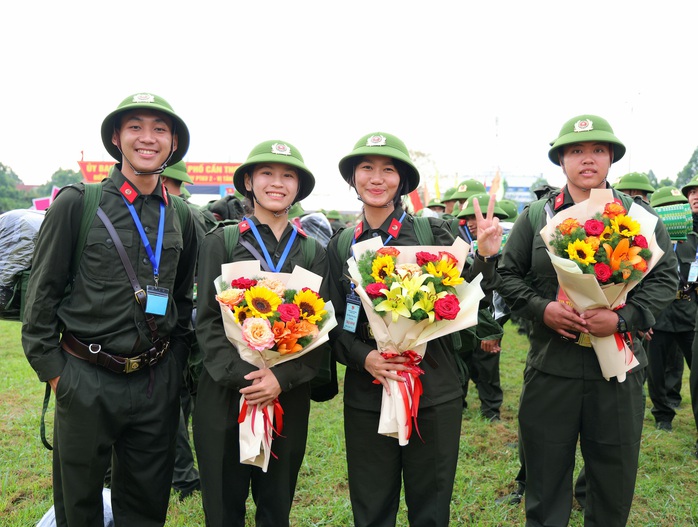 Th&ocirc;ng điệp của Chủ tịch UBND TP Cần Thơ tại lễ giao nhận qu&acirc;n 2026 - Ảnh 12.