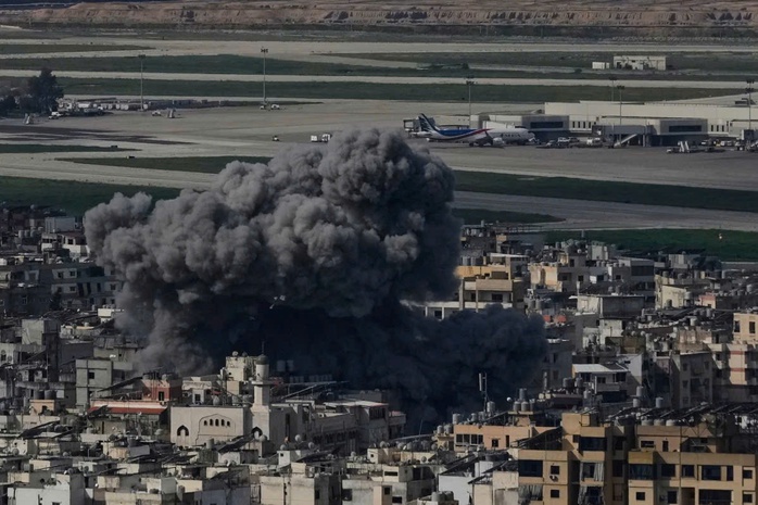 Iran ph&oacute;ng t&ecirc;n lửa v&agrave;o Israel v&agrave; căn cứ Mỹ, Lebanon tiếp tục bị kh&ocirc;ng k&iacute;ch - Ảnh 1.