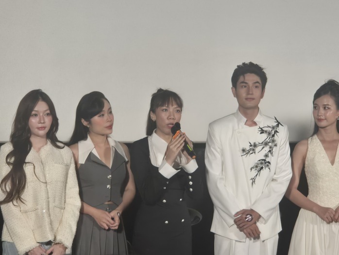 Diễn vi&ecirc;n V&acirc;n Trang: "Muốn l&agrave;m nghề l&acirc;u v&agrave; d&agrave;i!" - Ảnh 10.