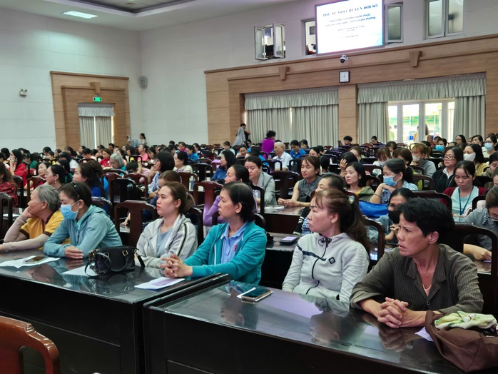 Lao động nữ phường An Lạc rộn r&agrave;ng kỷ niệm ng&agrave;y quốc tế Phụ nữ 8-3 - Ảnh 1.