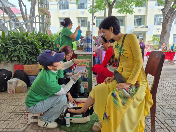 Lao động nữ phường An Lạc rộn r&agrave;ng kỷ niệm ng&agrave;y quốc tế Phụ nữ 8-3 - Ảnh 3.