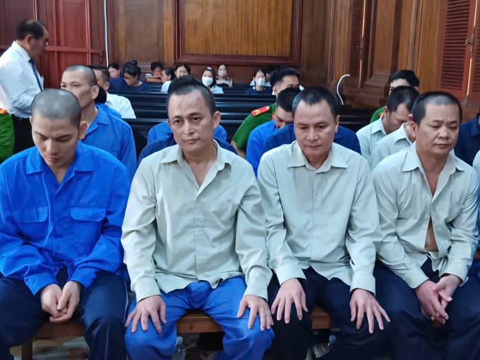 Người đ&agrave;n b&agrave; thao t&uacute;ng chục "đệ tử" r&uacute;t ruột s&ocirc;ng Đồng Nai l&agrave; ai? - Ảnh 1.