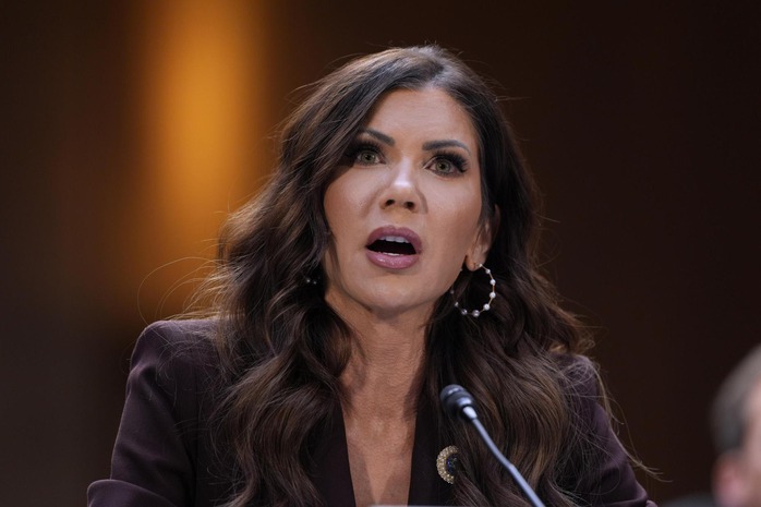 Biến động nh&acirc;n sự lớn đầu ti&ecirc;n dưới thời Tổng thống Donald Trump - Ảnh 1.