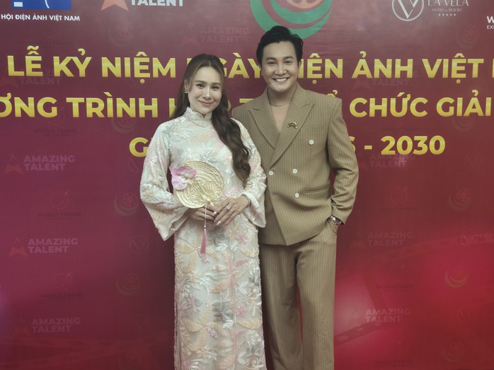 NSND Trà Giang, Quyền Linh, Lý Hùng, Hồng Ánh… cùng tụ hội! - Ảnh 13.