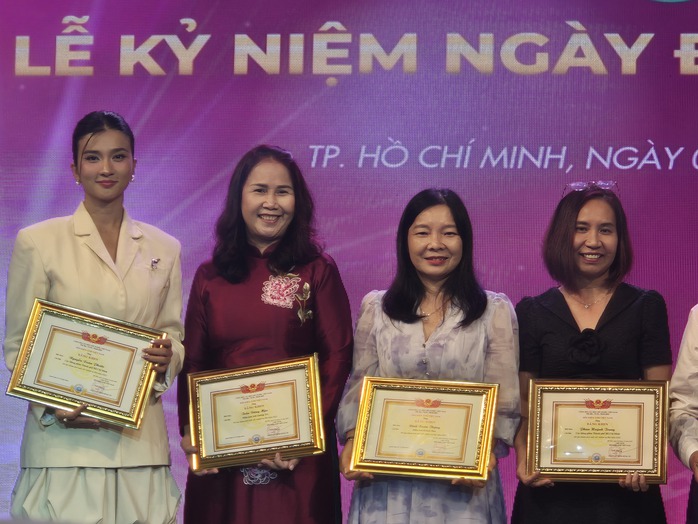 NSND Trà Giang, Quyền Linh, Lý Hùng, Hồng Ánh… cùng tụ hội! - Ảnh 22.