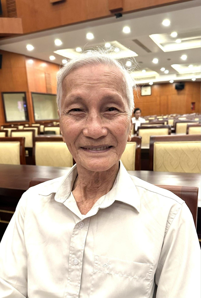 Cuộc hội ngộ x&uacute;c động với họa sĩ Cổ Tấn Long Ch&acirc;u - Ảnh 3.