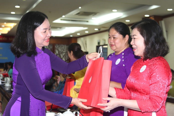 TPHCM họp mặt kỷ niệm Ng&agrave;y Quốc tế Phụ nữ 8-3 - Ảnh 5.