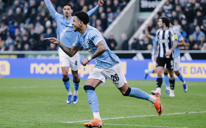 Marmoush lập "c&uacute; đ&uacute;p" si&ecirc;u phẩm, Man City v&agrave;o tứ kết FA Cup - Ảnh 4.