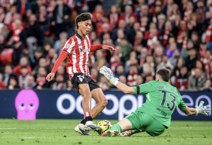 Lamine Yamal gi&uacute;p Barcelona bay cao ở đỉnh bảng La Liga - Ảnh 2.