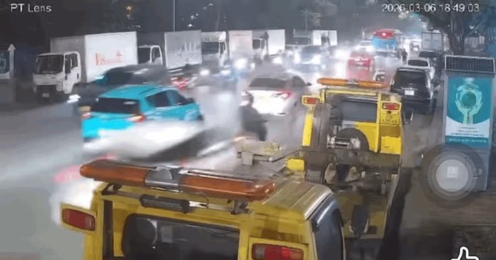 Vụ &ocirc; t&ocirc; t&ocirc;ng li&ecirc;n ho&agrave;n xe ở H&agrave; Nội: Một phụ nữ tử vong - Ảnh 1.