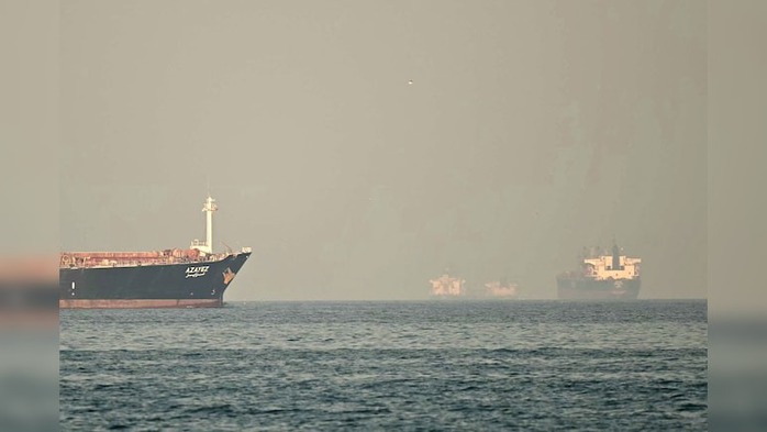 Mỹ có kế hoạch bất ngờ, Iran thách thức ở eo biển Hormuz - Ảnh 2.