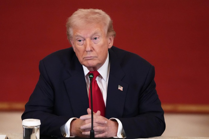 Mỹ có kế hoạch bất ngờ, Iran thách thức ở eo biển Hormuz - Ảnh 1.