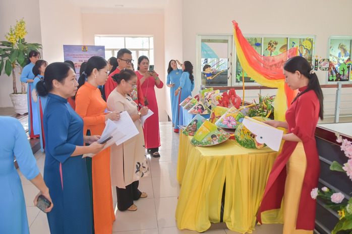 Nhiều hoạt động chăm lo &yacute; nghĩa cho lao động nữ dịp 8-3 - Ảnh 10.