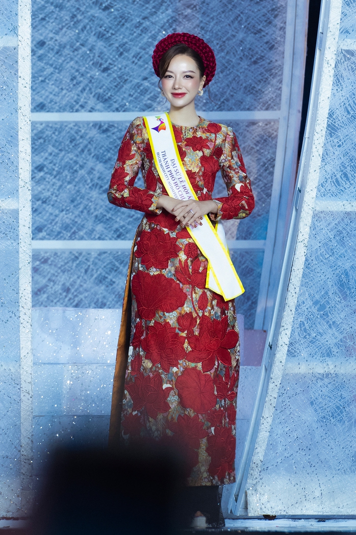 Băng Di ấn tượng trong t&agrave; &aacute;o d&agrave;i  - Ảnh 8.