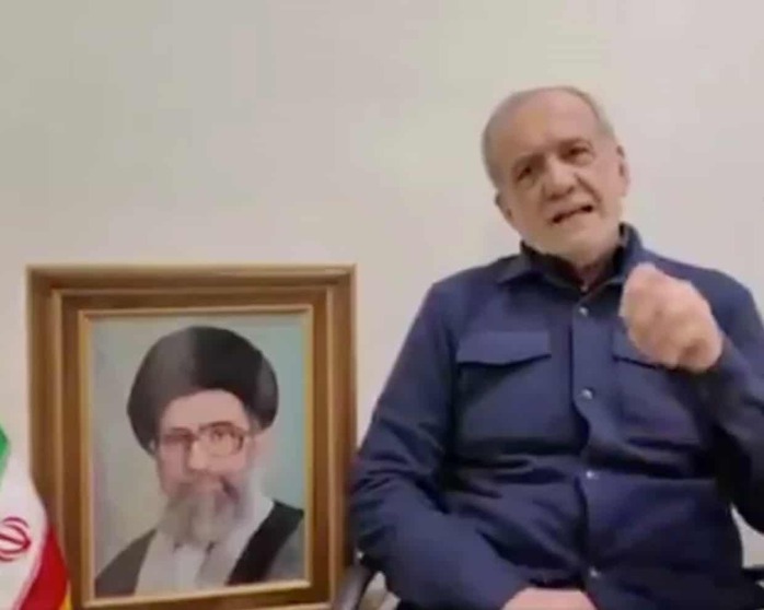 Iran &ldquo;quay xe&rdquo;, tiếp tục tập k&iacute;ch c&aacute;c nước l&aacute;ng giềng - Ảnh 1.