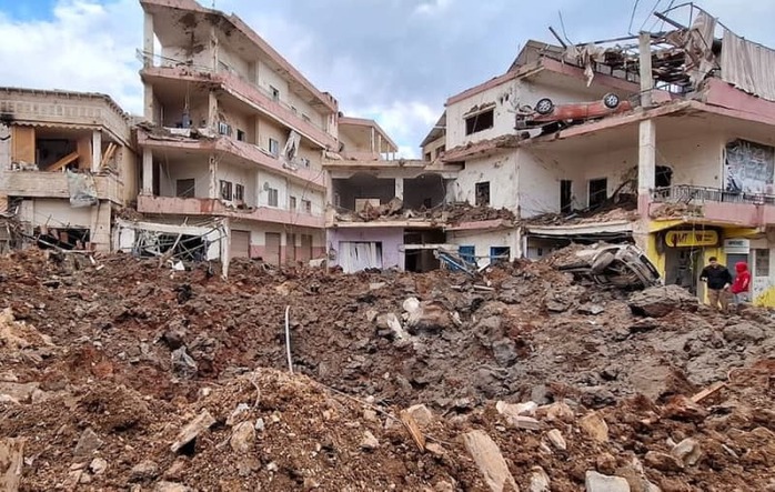 Iran &ldquo;quay xe&rdquo;, tiếp tục tập k&iacute;ch c&aacute;c nước l&aacute;ng giềng - Ảnh 2.