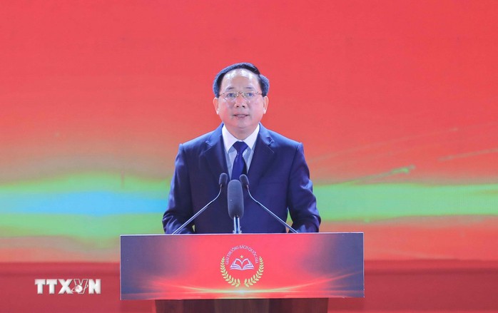 Phát triển mạnh mẽ văn hóa đọc trong toàn xã hội - Ảnh 1.