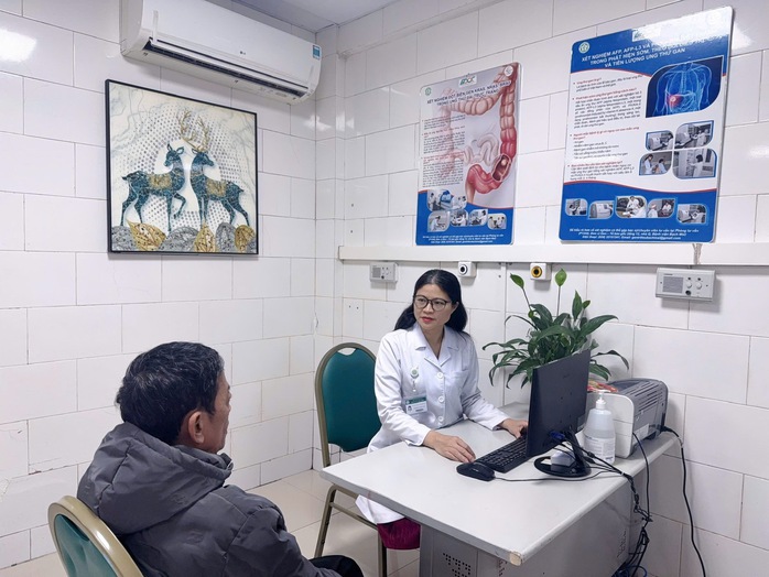 PGS - TS - BS Phạm Cẩm Phương: Nữ bác sĩ tiên phong trong điều trị ung thư tại bệnh viện Bạch Mai - Ảnh 1. PGS - TS - BS Phạm Cẩm Phương: Nữ bác sĩ tiên phong trong điều trị ung thư tại bệnh viện Bạch Mai - Ảnh 1.