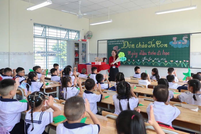 Bảo đảm học sinh TP HCM có chỗ học gần nhà - Ảnh 2.