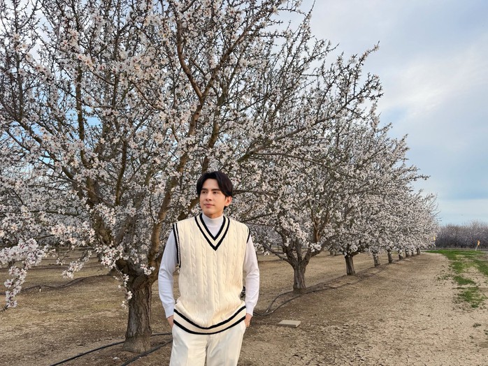 Đan Trường nhận lời bay từ Mỹ về h&aacute;t trong show 'Anh em bốn bể một nh&agrave;'  - Ảnh 1.