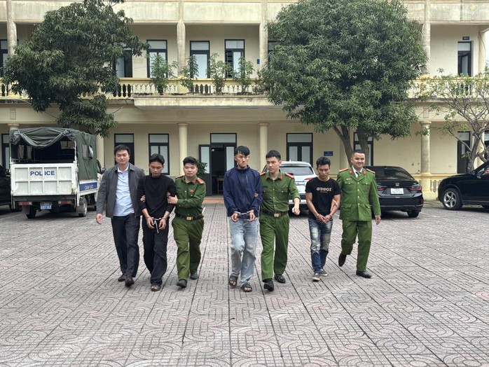 Bắt giữ 3 đối tượng gây ra vụ cướp giật táo tợn trong đêm 8-3 - Ảnh 2.