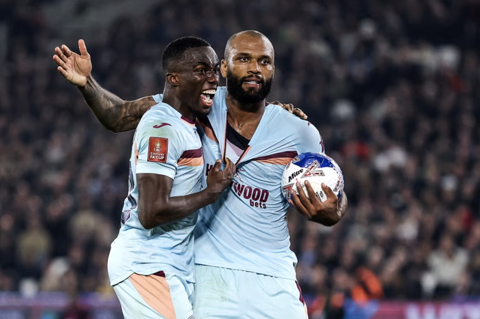 Bowen lập c&uacute; đ&uacute;p, West Ham v&agrave;o tứ kết FA Cup sau loạt lu&acirc;n lưu - Ảnh 2.