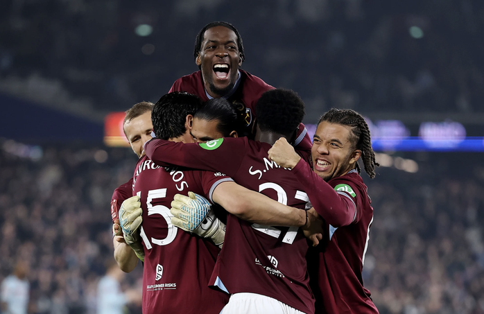 Bowen lập c&uacute; đ&uacute;p, West Ham v&agrave;o tứ kết FA Cup sau loạt lu&acirc;n lưu - Ảnh 6.