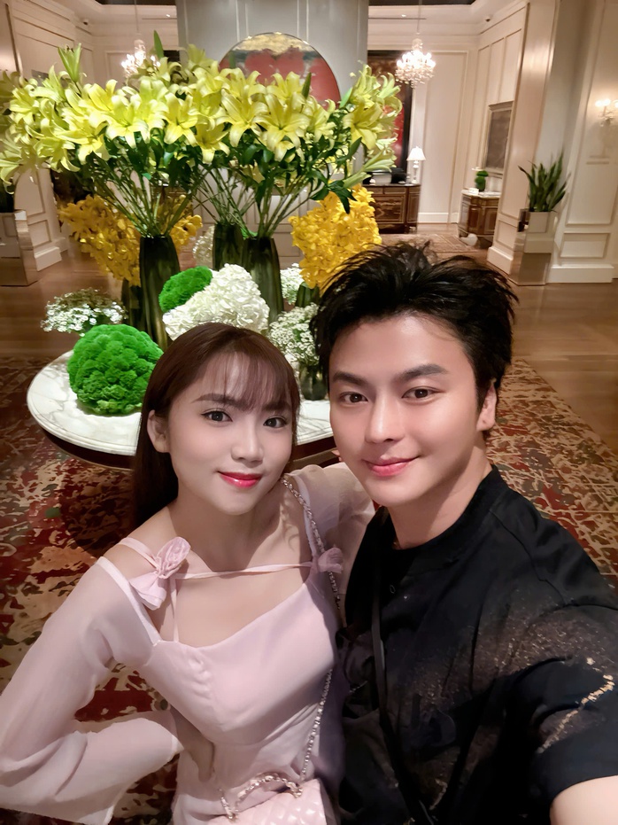 Châu Ngọc Tiên được tích cực "đẩy thuyền" cùng NSƯT Võ Minh Lâm - Ảnh 13.