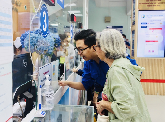 Mức hưởng BHYT: C&ugrave;ng tuyến, tr&aacute;i tuyến theo quy định mới nhất năm 2026 - Ảnh 2.