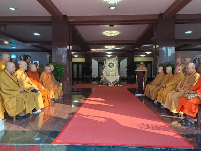 Triển l&atilde;m "45 năm Gi&aacute;o hội Phật gi&aacute;o Việt Nam: Ph&aacute;t triển c&ugrave;ng đất nước - Bước v&agrave;o kỷ nguy&ecirc;n mới" - Ảnh 1.