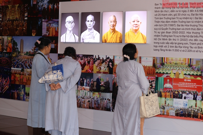 Triển l&atilde;m "45 năm Gi&aacute;o hội Phật gi&aacute;o Việt Nam: Ph&aacute;t triển c&ugrave;ng đất nước - Bước v&agrave;o kỷ nguy&ecirc;n mới" - Ảnh 20.