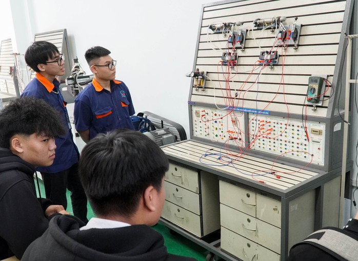 Một doanh nghiệp tài trợ học phí 100%, sinh viên học nghề có thêm phụ cấp - Ảnh 2.