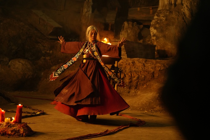 NSƯT Hạnh Thúy tụt huyết áp, sao "nhí" Nina áp lực với tiếng Việt - Ảnh 1.