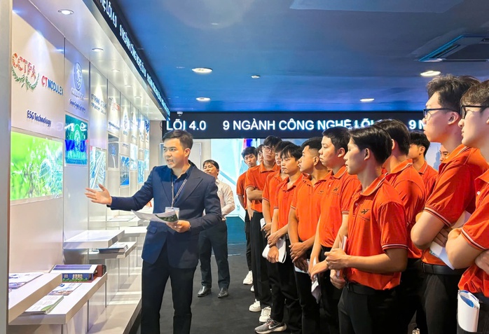 CHỦ ĐỘNG VIỆC L&Agrave;M THỜI AI (*): Kỹ năng quyết định cơ hội - Ảnh 1.