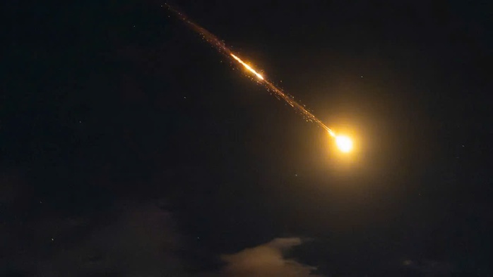 Trung Đ&ocirc;ng b&ecirc;n bờ vực chiến tranh kinh tế khi Iran dọa tấn c&ocirc;ng loạt tập đo&agrave;n Mỹ - Ảnh 1.