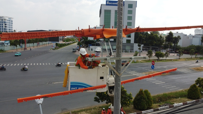 Ng&agrave;nh điện miền Nam đẩy mạnh tuy&ecirc;n truyền tiết kiệm điện - Ảnh 2.