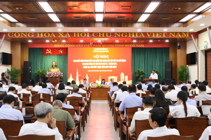 Muốn tăng trưởng hai con số, TPHCM phải h&agrave;nh động kh&aacute;c biệt, quyết liệt - Ảnh 2.