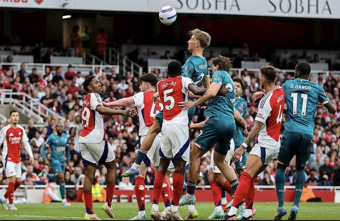 Arsenal tăng tốc đua vô địch - Ảnh 1. Arsenal tăng tốc đua vô địch - Ảnh 1.