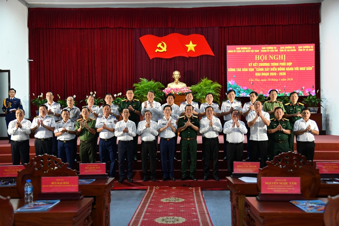 Cảnh s&aacute;t biển Việt Nam phối hợp với c&aacute;c tỉnh, th&agrave;nh ĐBSCL chăm lo cho ngư d&acirc;n - Ảnh 10.