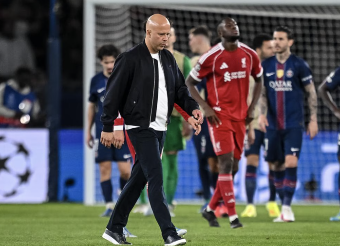 Liverpool chưa xác định thời điểm sa thải "thuyền trưởng" Arne Slot - Ảnh 1.