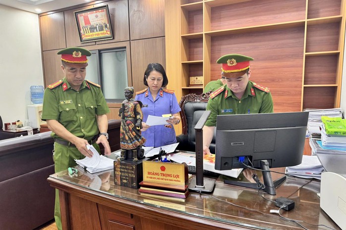 Bắt khẩn cấp nguyên một Phó Chủ tịch thành phố - Ảnh 2.