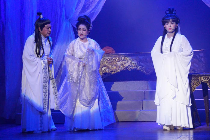 T&ocirc; Ch&acirc;u, Mỹ Hằng yểm trợ cho diễn vi&ecirc;n trẻ thực hiện ước mơ l&agrave;m vở "Nhị kiếp kỳ duy&ecirc;n" - Ảnh 1.