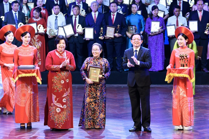 Mỗi hợp tác xã phấn đấu trở thành ngôi sao sáng - Ảnh 1.