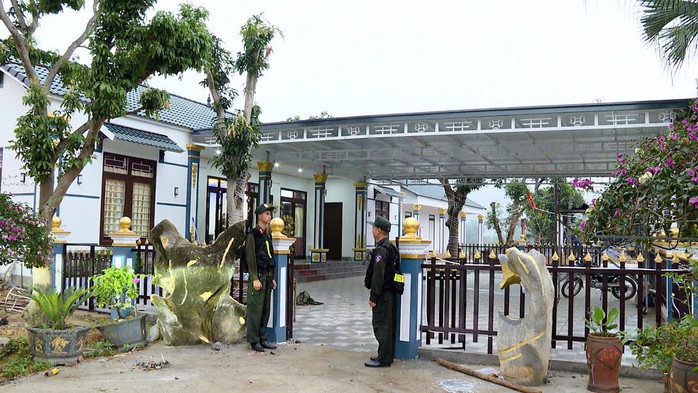 H&igrave;nh ảnh kh&aacute;m x&eacute;t, bắt giữ nguy&ecirc;n Ph&oacute; Chủ tịch th&agrave;nh phố li&ecirc;n quan nh&oacute;m &ldquo;x&atilde; hội đen&rdquo; - Ảnh 8.