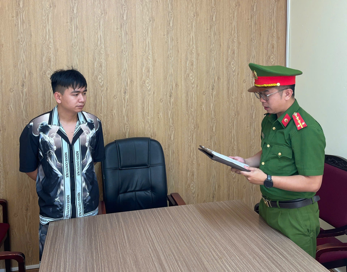 Khởi tố th&ecirc;m 2 đối tượng li&ecirc;n quan vụ G&acirc;y rối tại qu&aacute;n bia ở Quảng Ninh - Ảnh 1.