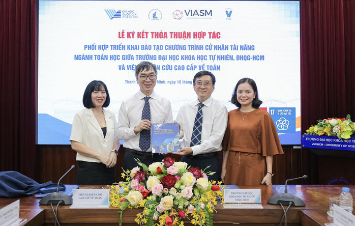 GS Ngô Bảo Châu phỏng vấn, sinh viên Toán nhận 15 triệu/tháng - Ảnh 1.