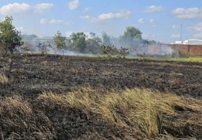 Chồng bàng hoàng khi phát hiện thi thể vợ trong đám cháy tại Cần Thơ - Ảnh 1. Chồng bàng hoàng khi phát hiện thi thể vợ trong đám cháy tại Cần Thơ - Ảnh 1.