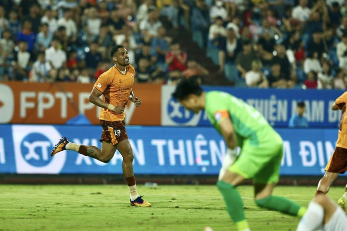 CLB Hoàng Anh Gia Lai tạo "địa chấn" ở Thiên Trường - Ảnh 3.