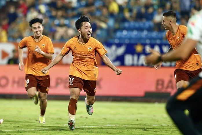 CLB Hoàng Anh Gia Lai tạo "địa chấn" ở Thiên Trường - Ảnh 5.