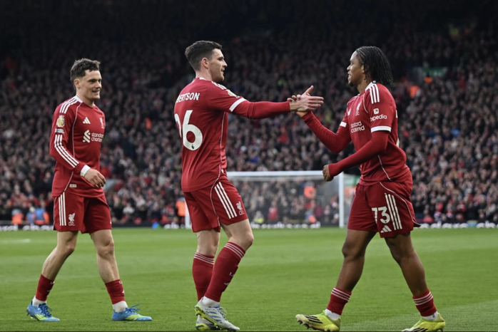 Sao 17 tuổi gi&uacute;p Liverpool t&igrave;m lại mạch chiến thắng - Ảnh 6.
